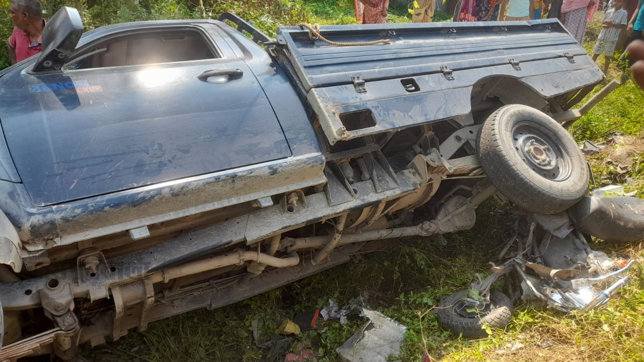 আদমদীঘিতে পিকআপের ধাক্কায় স্বামী হারালেন স্ত্রী ও কন্যাশিশু