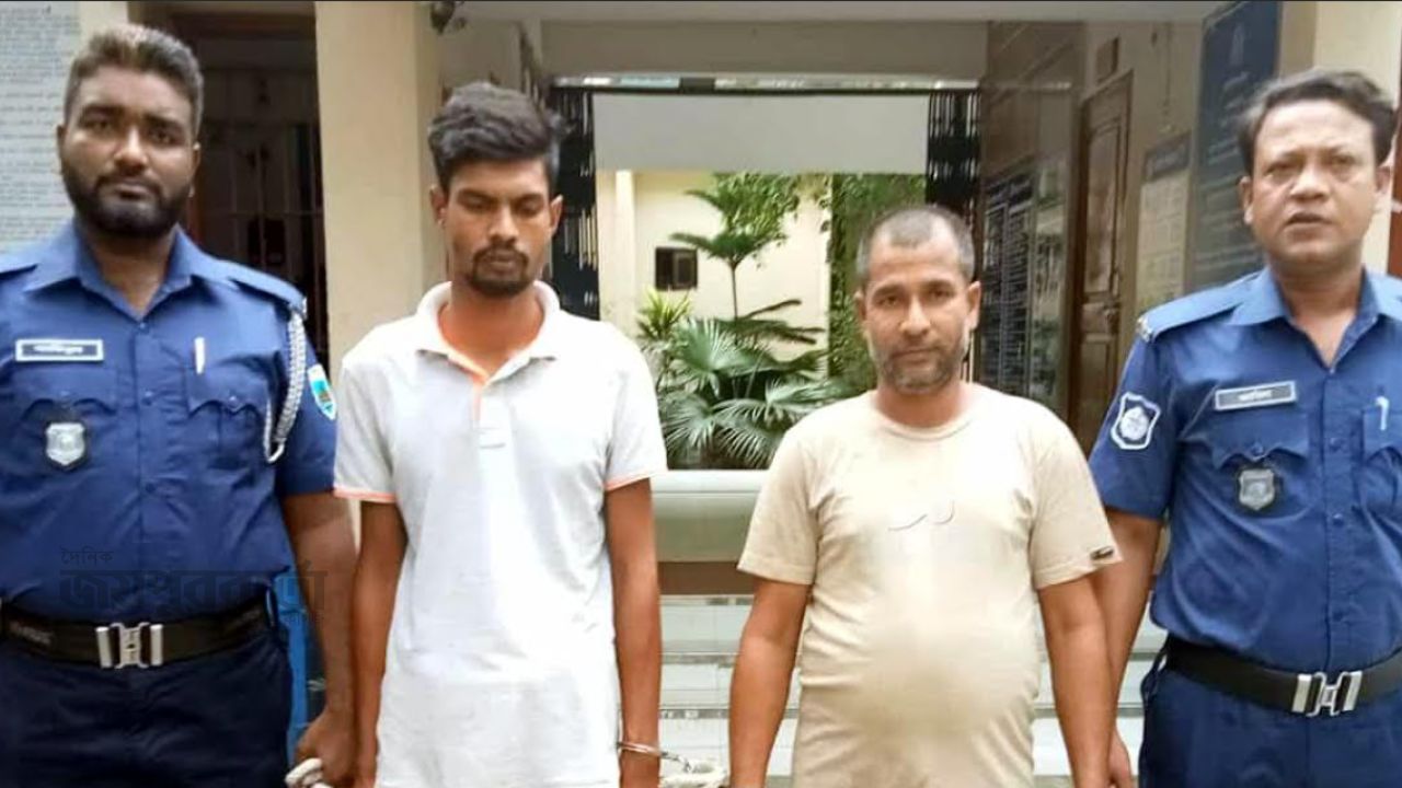 দুপচাঁচিয়ায় ব্যবসায়ীর বাড়িতে ডাকাতির ঘটনায়  ডাকাত দলের ২ সদস্য গ্রেপ্তার 