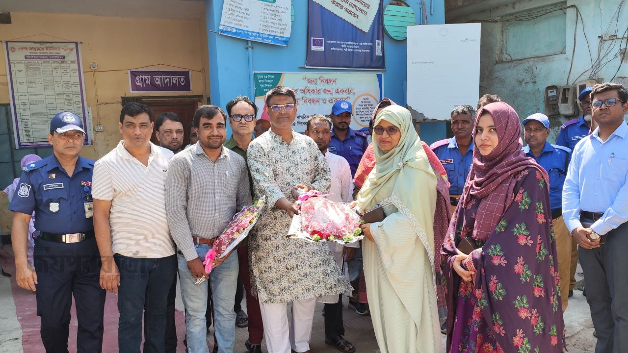 আদমদীঘিতে বিভিন্ন দপ্তর ও প্রকল্প পরিদর্শনে করেন জেলা প্রশাসক