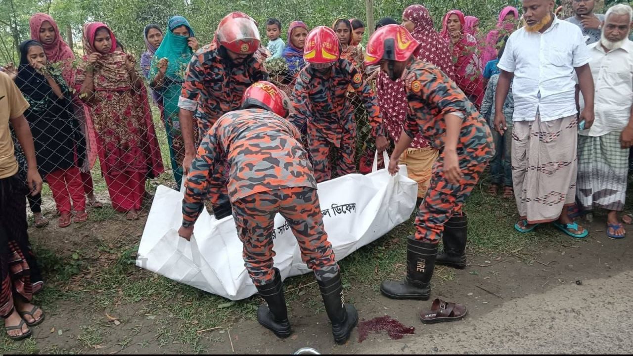 নাচোলে ট্রাক ও মোটরসাইকেলের মুখোমুখি সংঘর্ষে দুইজন নিহত