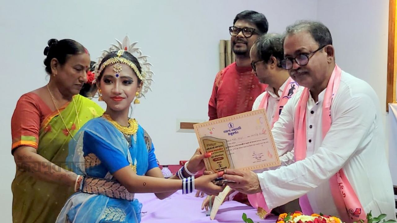 ঠাকুরগাঁওয়ে সাংস্কৃতিক প্রতিযোগিতা ও পুরষ্কার বিতরণী