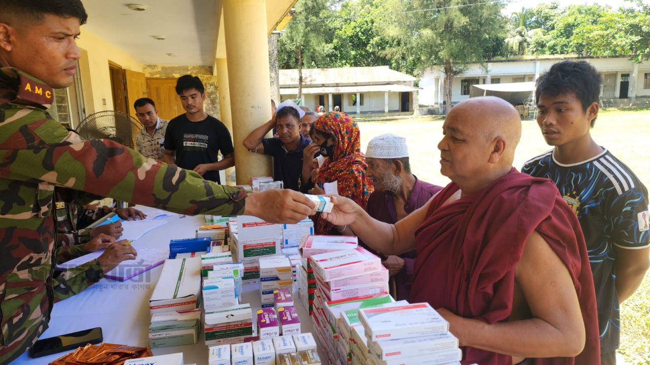 সিন্দুকছড়ি জোনের উদ্যোগে বিনামূল্যে চিকিৎসাসেবা ও ওষুধ বিতরণ