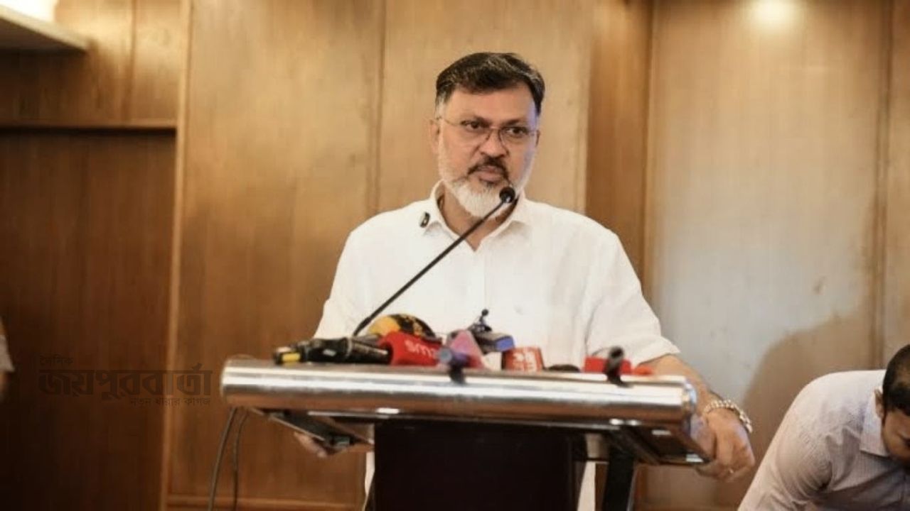 ফুটপাত দখলমুক্তে আপসহীন ডিএনসিসি প্রশাসক শফিকুল ইসলাম খান