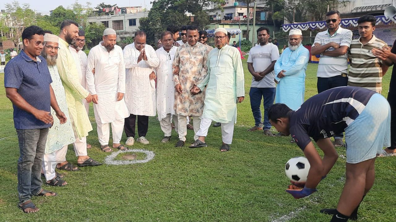 সান্তাহারে ফুটসাল ফুটবল টুর্নামেন্টের উদ্বোধন