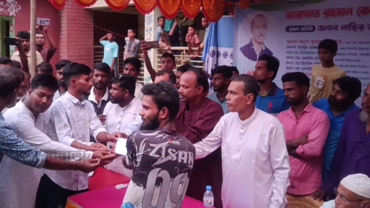নাজিরপুরে আরাফাত রহমান কোকো স্মৃতি টুর্নামেন্টে অনুষ্ঠিত 