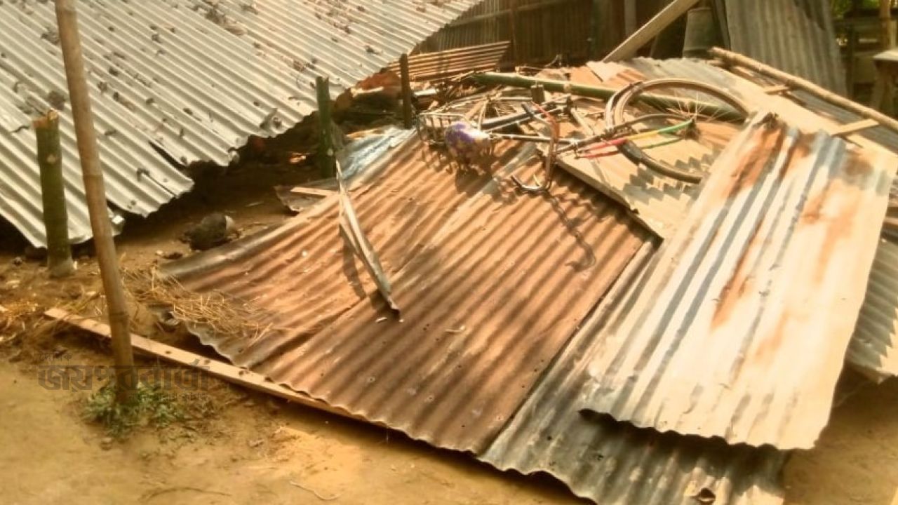 বদরগঞ্জে চাঁদা না দেওয়ায় দোকানে হামলা ও মালামাল লুটপাটের অভিযোগ