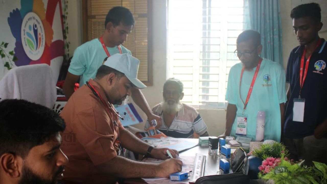 স্টেথোস্কোপের ওপাশে এক মানবিক হৃদয়