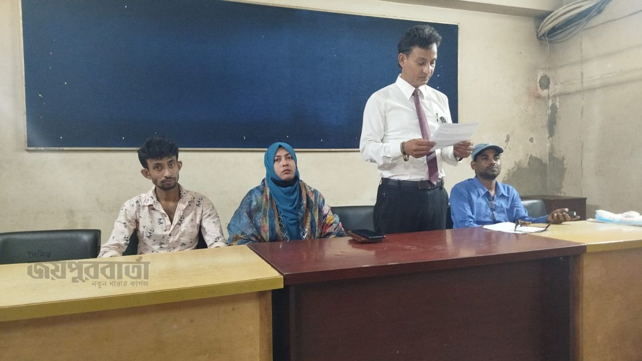 যশোরে চেয়ারম্যান প্রার্থীর কাছ থেকে চাঁদাদাবির অভিযোগ