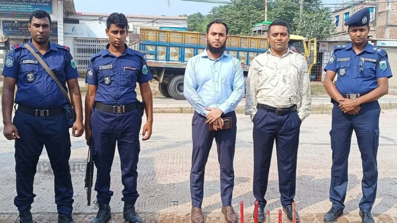 নওগাঁয় শব্দদূষণবিরোধী মোবাইল কোর্টে ৩ পরিবহন চালককে জরিমানা