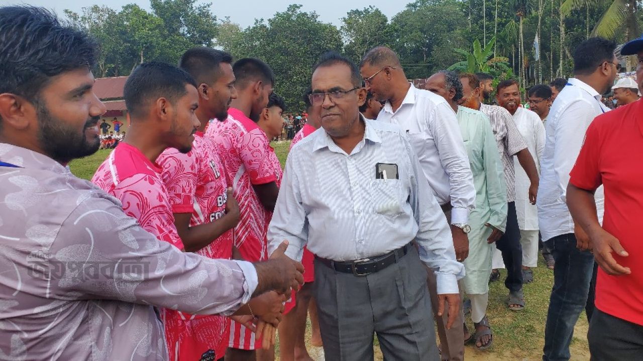 মাটিরাঙ্গায় 'ওয়াদুদ ভুইয়া আন্ত: ইউনিয়ন ফুটবল টুর্নামেন্টের' উদ্বোধন