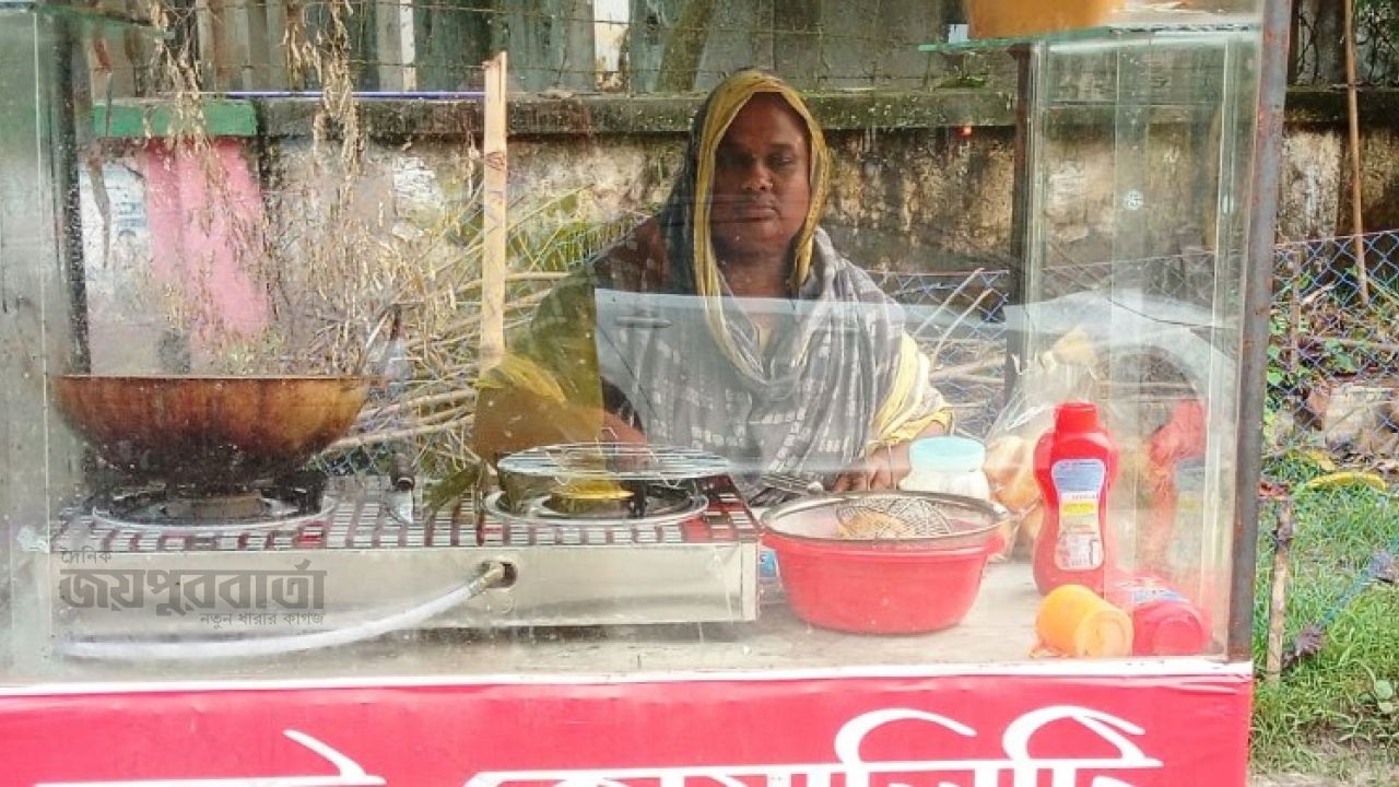 ছেলের জন্য মায়ের সংগ্রাম