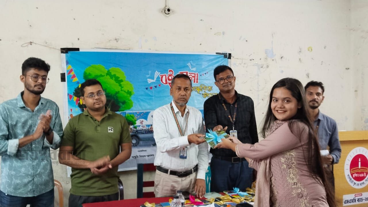 পিরোজপুরে ভ্রাম্যমাণ বইমেলা ও সাংস্কৃতিকের সমাপনী অনুষ্ঠিত 