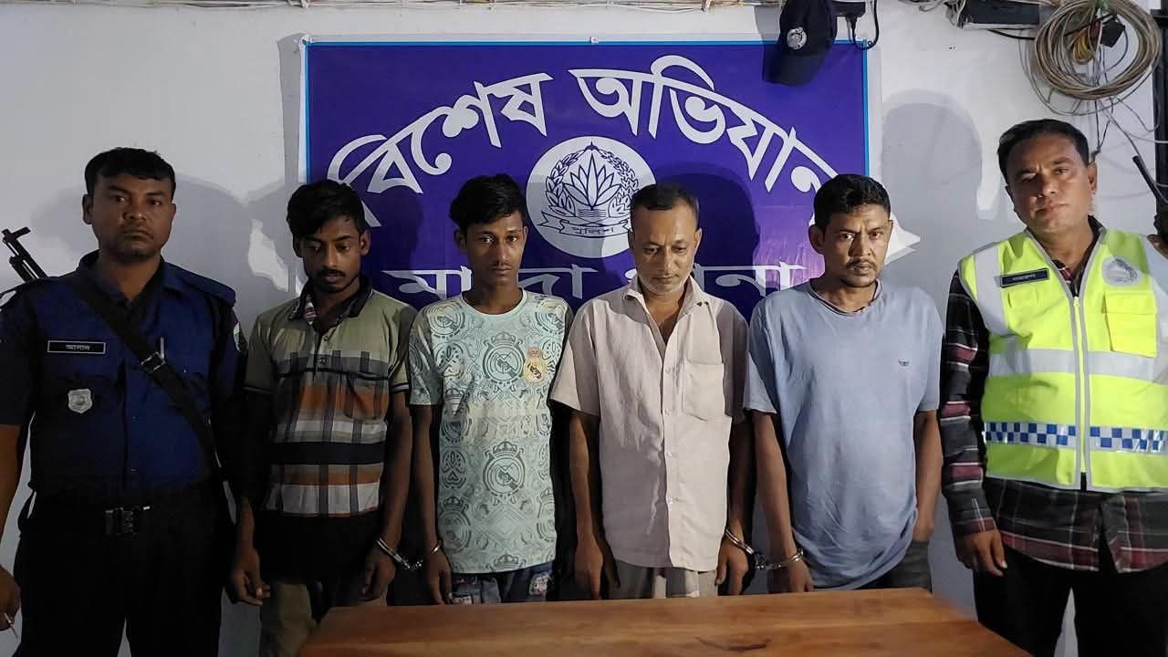 মান্দায় ট্যাপেন্টাডল ট্যাবলেটসহ ৪ মাদক কারবারি গ্রেপ্তার