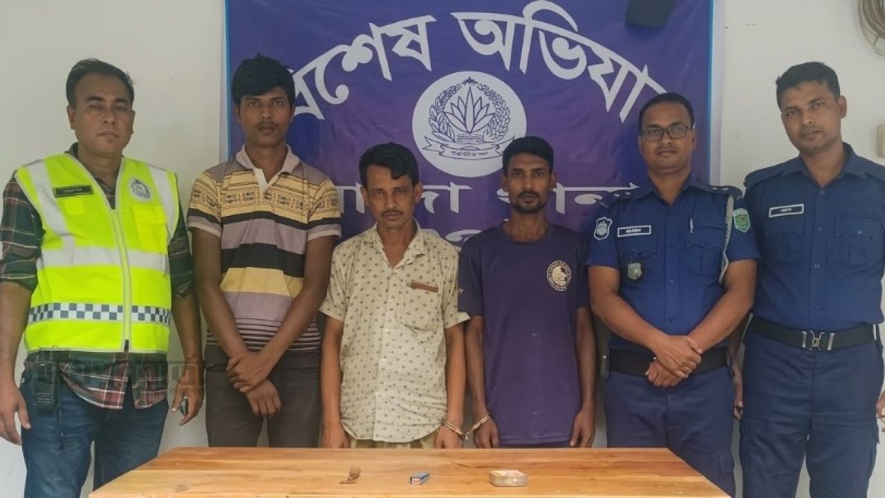 মান্দায় মাদকবিরোধী অভিযানে তিনজন আটক