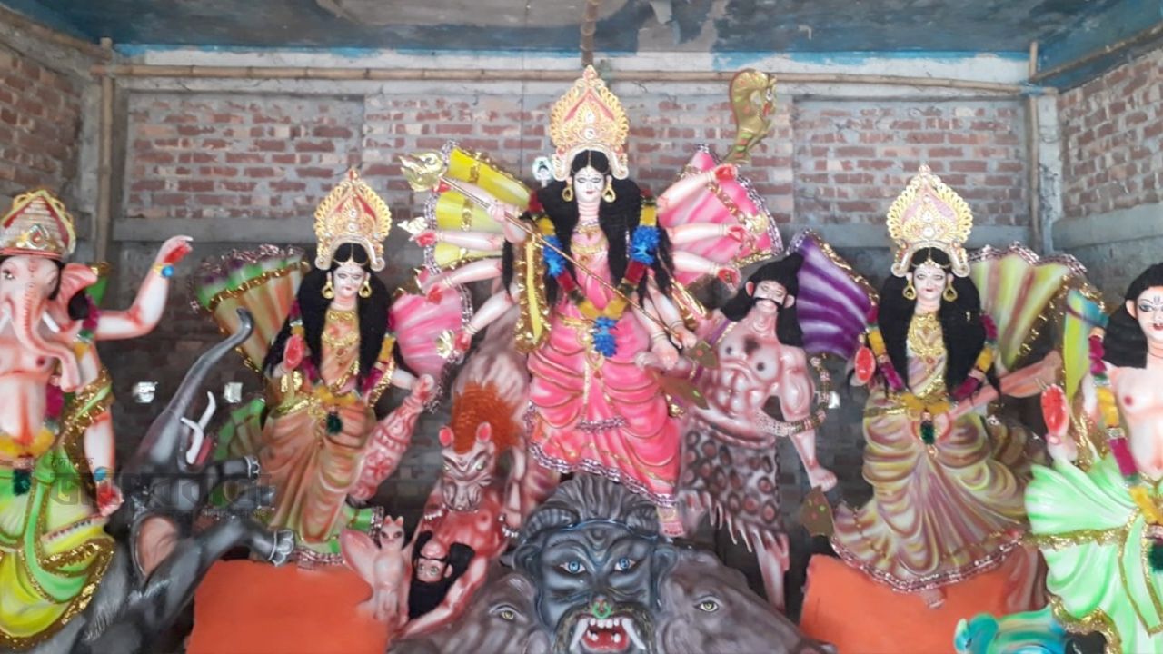 ঘোড়াঘাটে মহাষষ্ঠীর মধ্যে দিয়ে শারদীয় দুর্গোৎসব শুরু