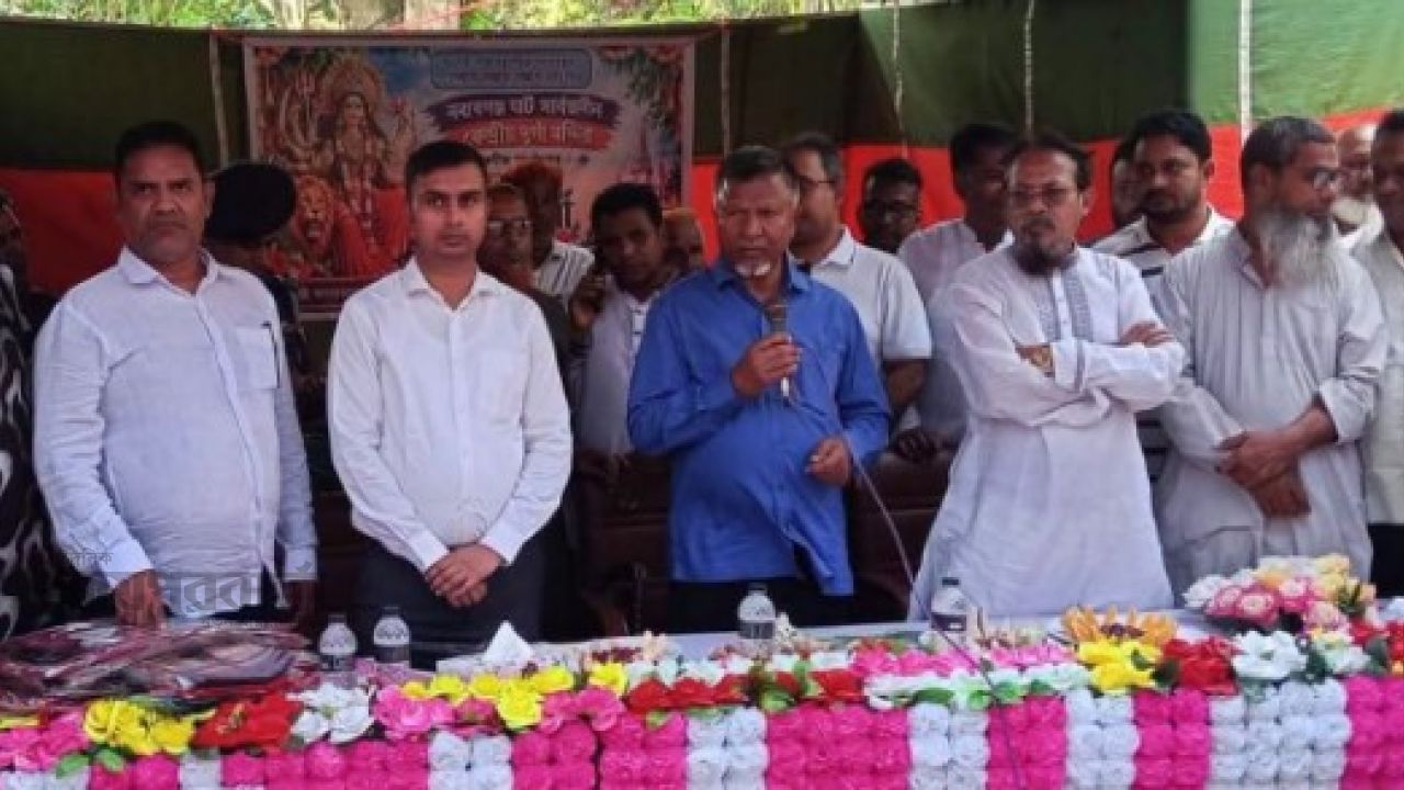 ধর্ম যার যার, দেশ সবার’—দুর্গাপূজার মণ্ডপে প্রতিমন্ত্রী আব্দুল বারী