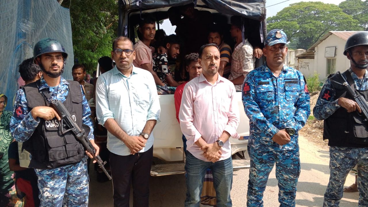 কমলনগরে মেঘনায় রাতভর অভিযান,১১ জেলের ৭ দিনের জেল