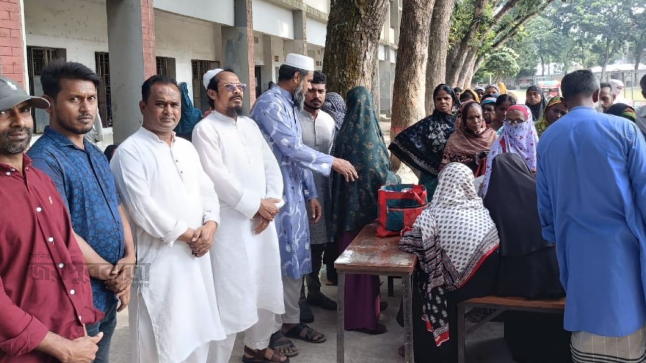 আক্কেলপুরে বিনামূল্যে চক্ষু চিকিৎসা ক্যাম্প