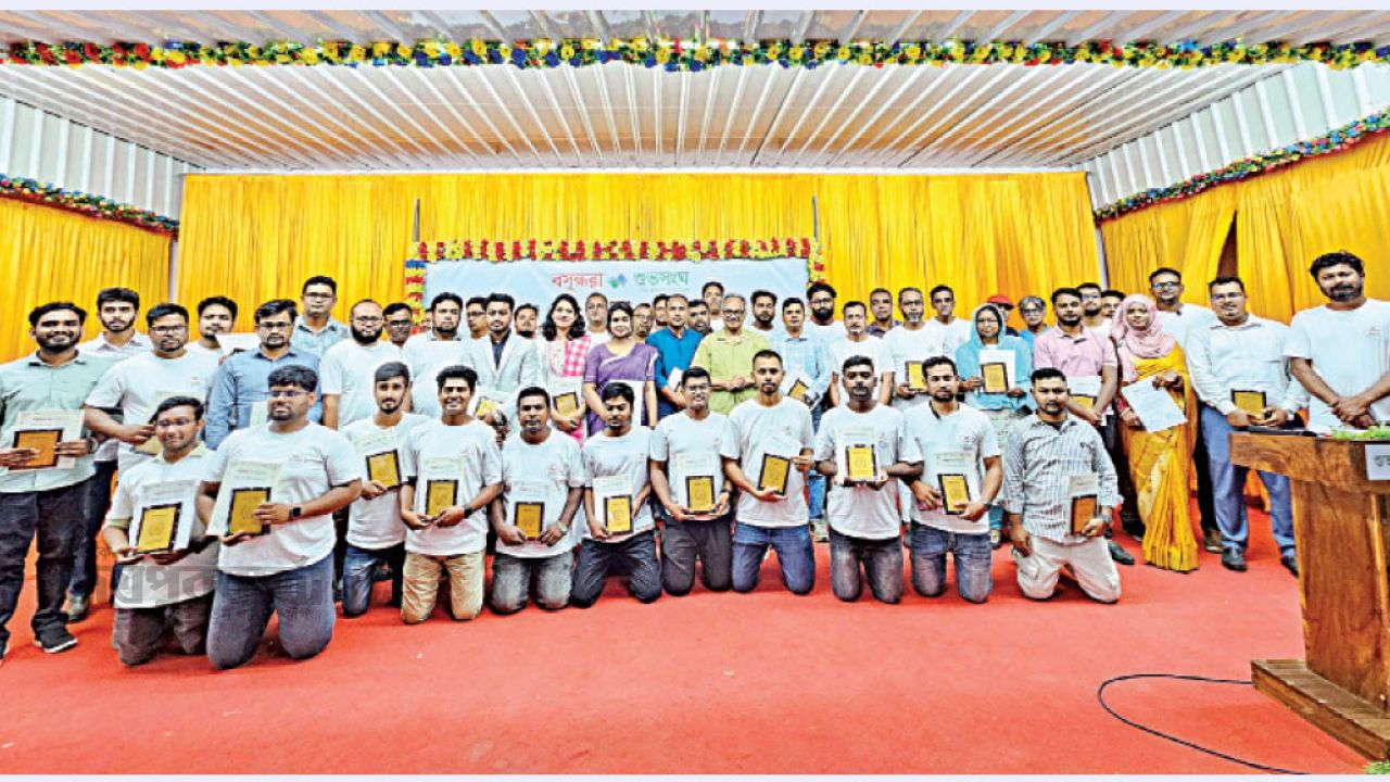 মানবতার সেবায় একসঙ্গে চলার অঙ্গীকার শুভসংঘের তিন শতাধিক বন্ধুর