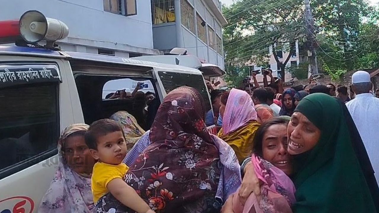 প্রবাসের স্বপ্ন শেষ আগুনে,নওগাঁয় ফিরল পাঁচ পরিবারের প্রিয় মুখ   